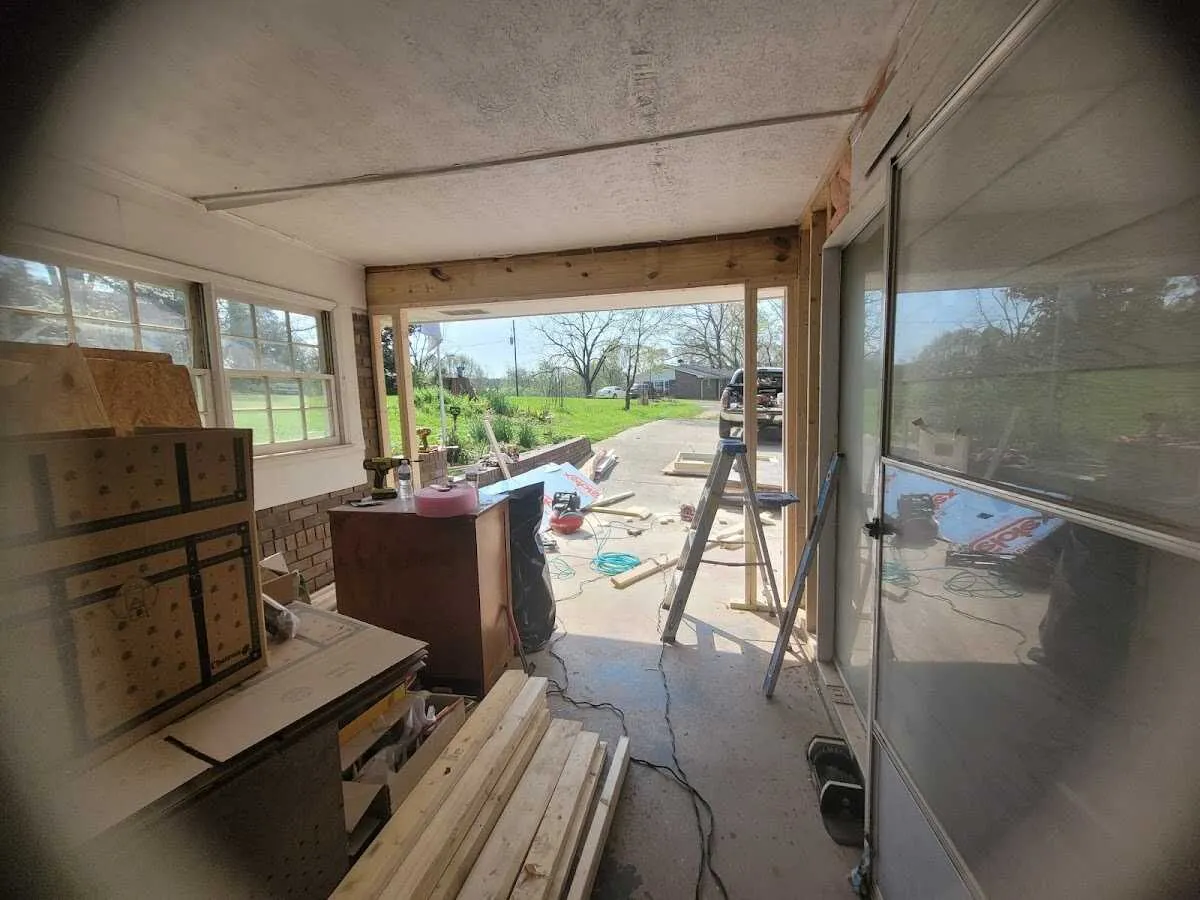 Air movers and dehumidifier for Drying & Dehumidification in Radcliff